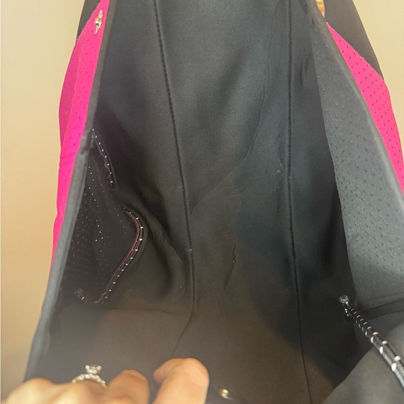 Stylish Black and Pink Neoprene Star Tote Bag with zip pouch - Picture 6 of 6